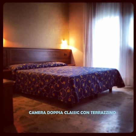 Hotel Miramare Chioggia Sottomarina Con Piscina Dış mekan fotoğraf